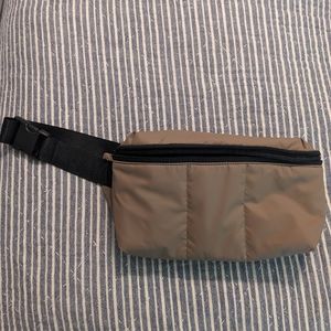 NWOT Calpak Luca Belt Bag